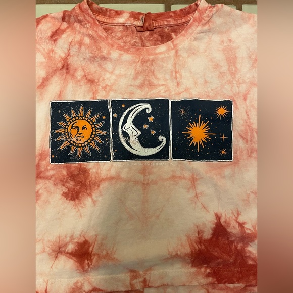Sun And Moon Tie-Dye Tee 🌞🌝 - Picture 4 of 5